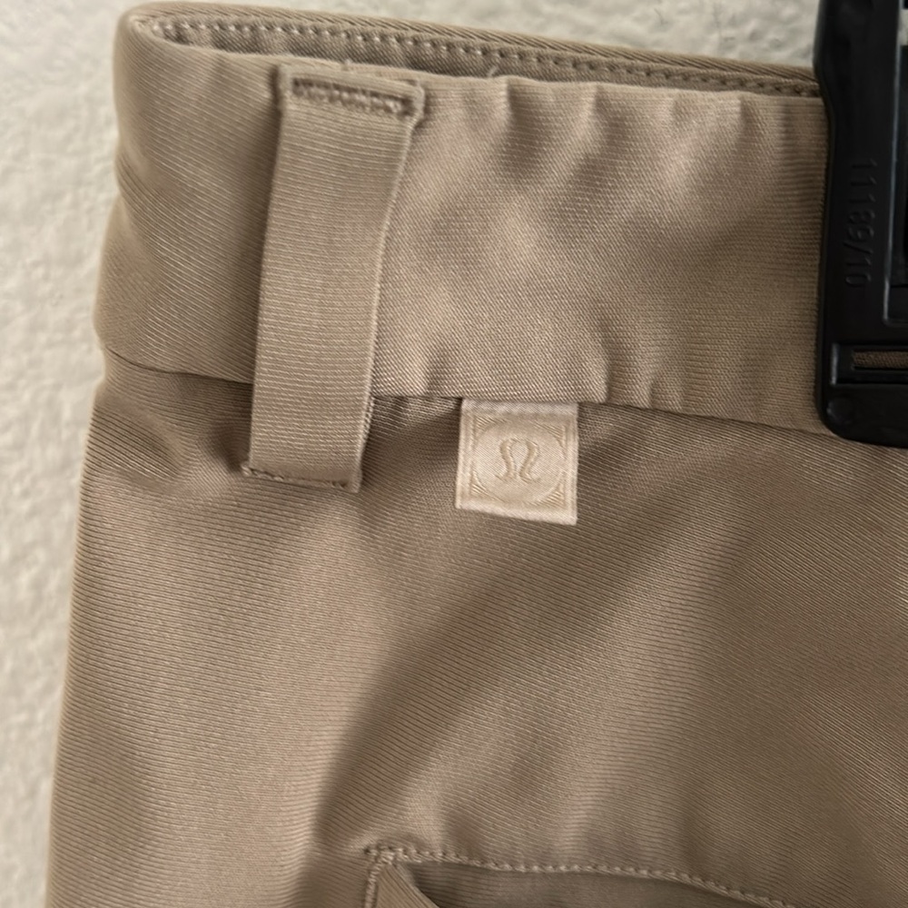 Lululemon ABC Classic Fit Shorts 36 - Picture 4 of 6
